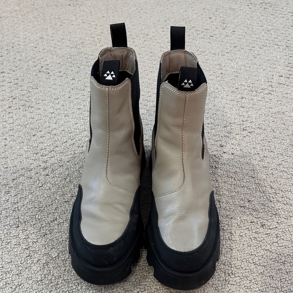 Cougar Women's Shani Waterproof Chelsea Boots